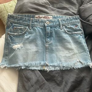hollister denim mini skirt